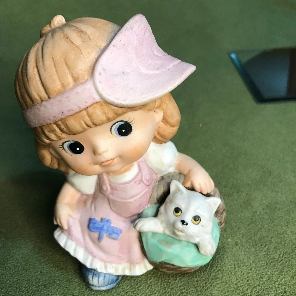 Homco‎ Girl w/ kitty in basket Figurine #1439 Home Interior pink dress & hat